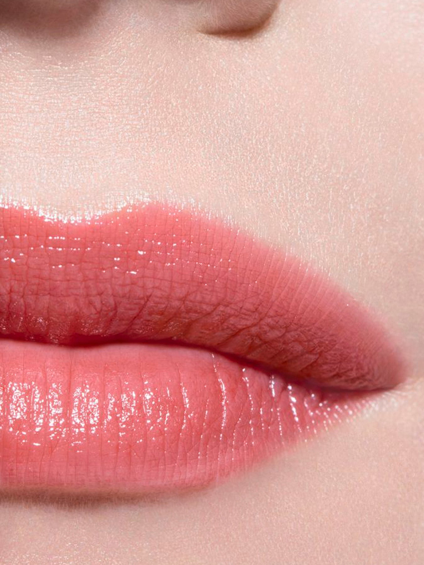Les Beiges Illuminating Lip Balm