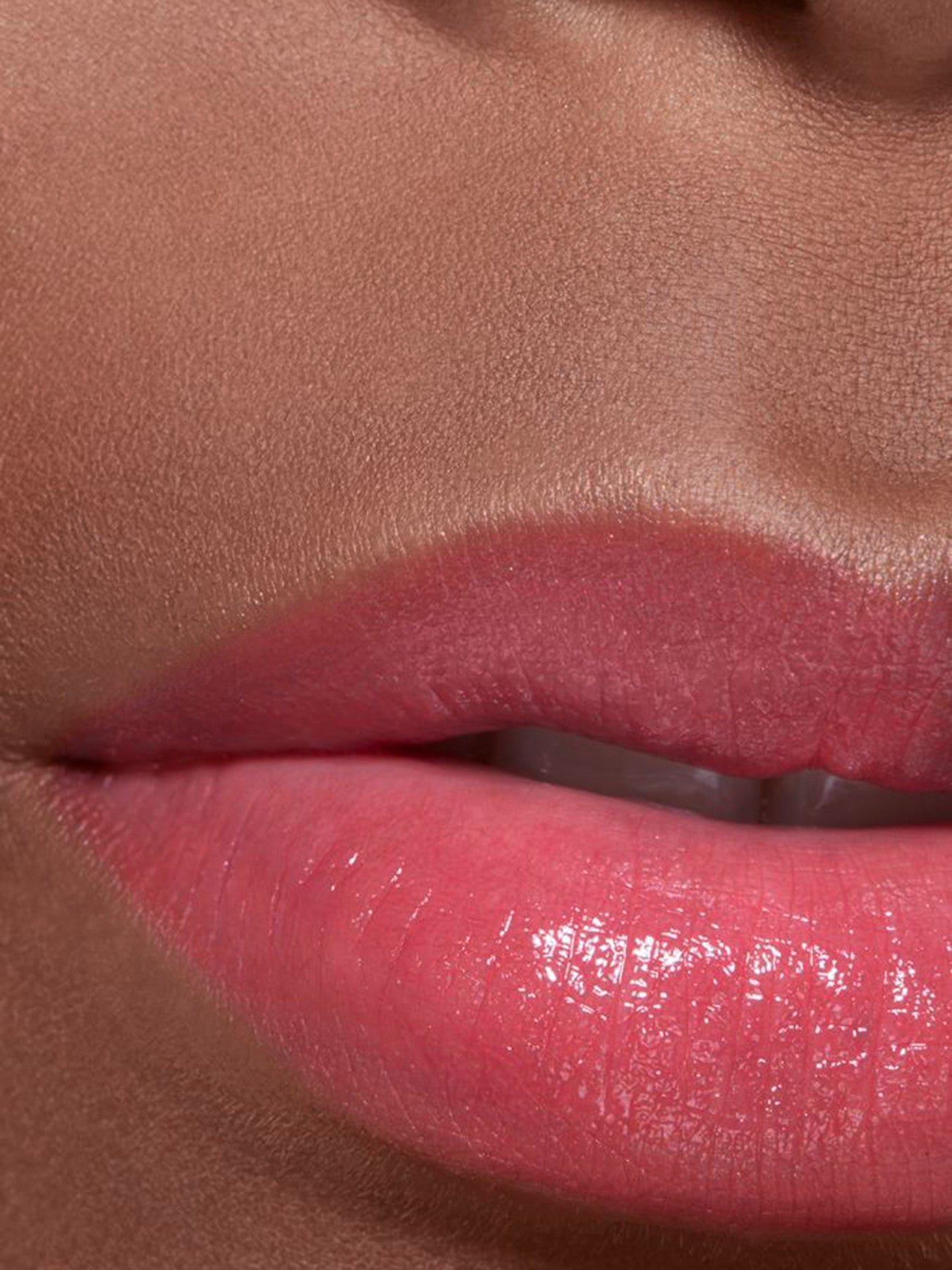 Les Beiges Illuminating Lip Balm
