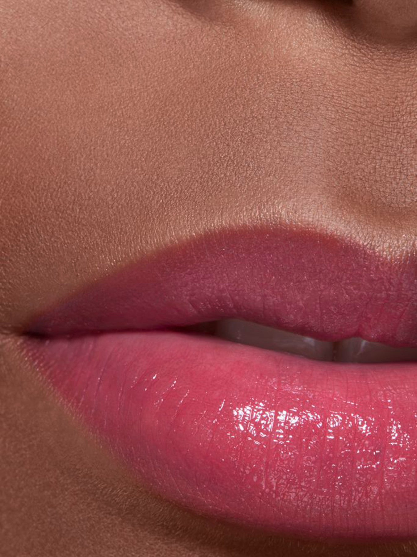 Les Beiges Illuminating Lip Balm