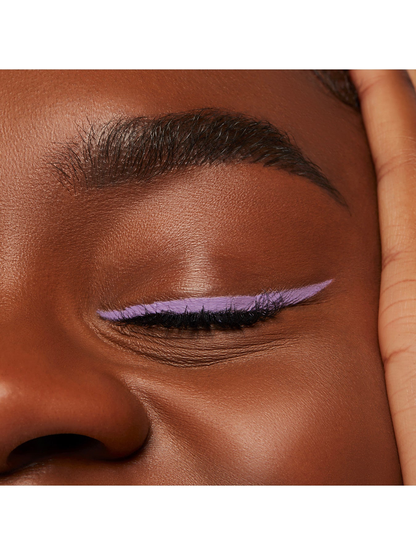 Exquisite Gel Eyeliner: Intense Color Infusion