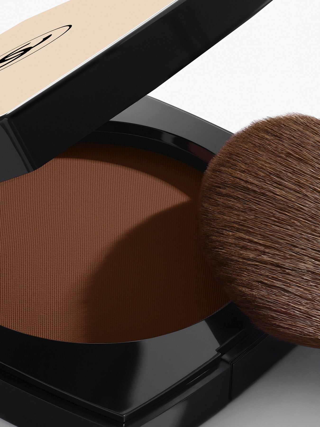 Les Beiges Radiant Glow Illuminating Powder