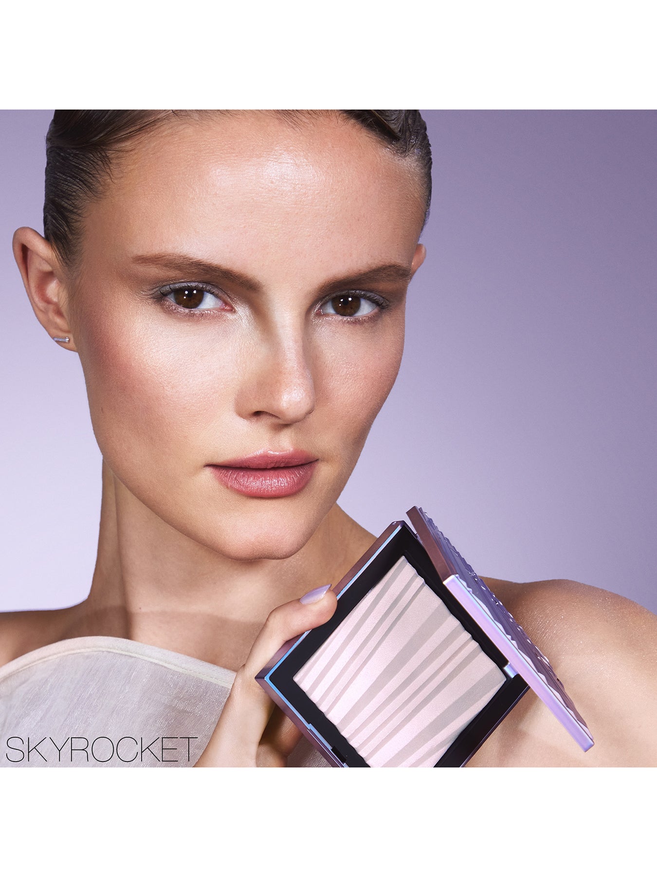 Aura Illuminating Powder for Face and Body by Iris Van Herpen