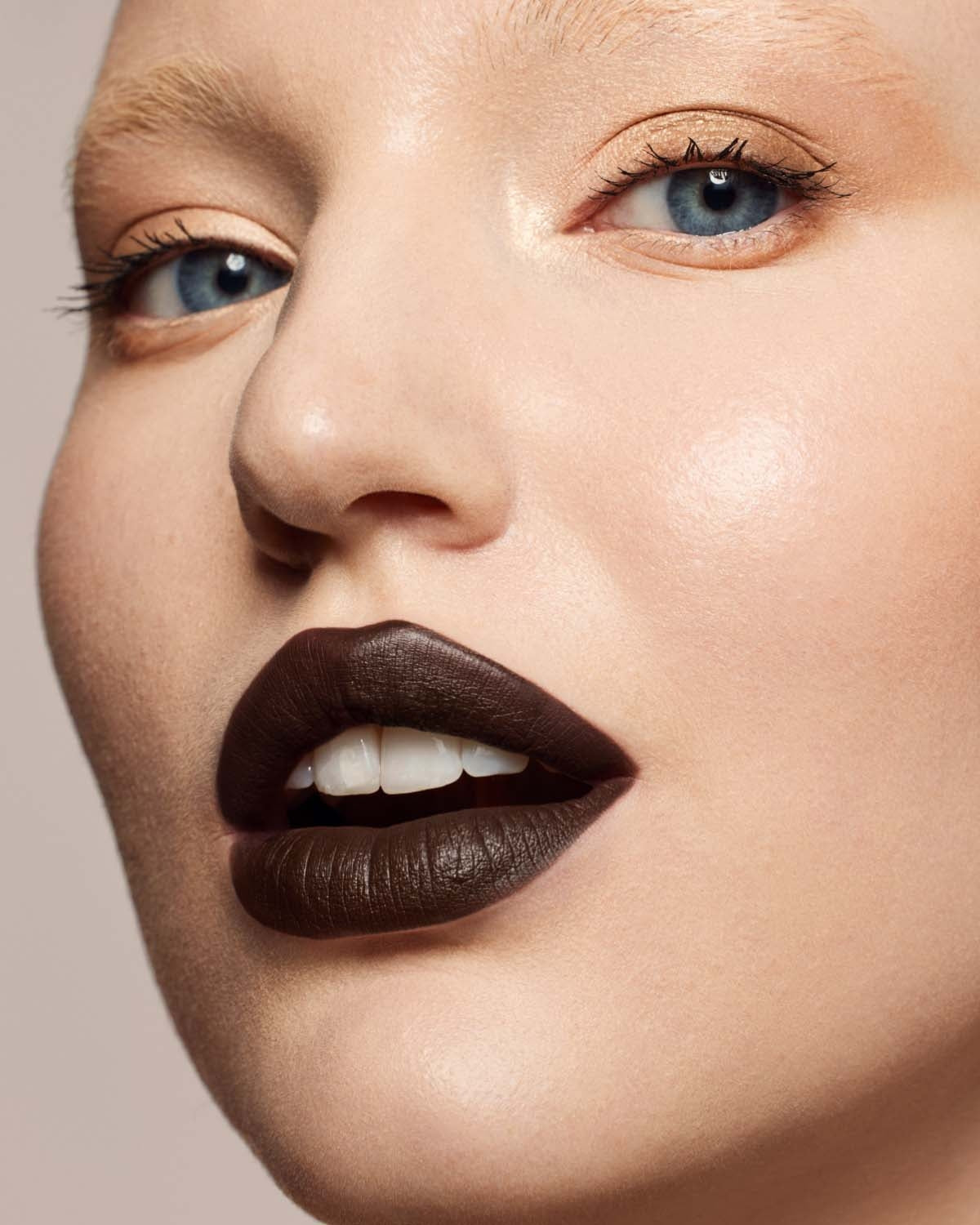 Ilegal Stunna Lip Elixir: Luxe Longwear Fluid Color