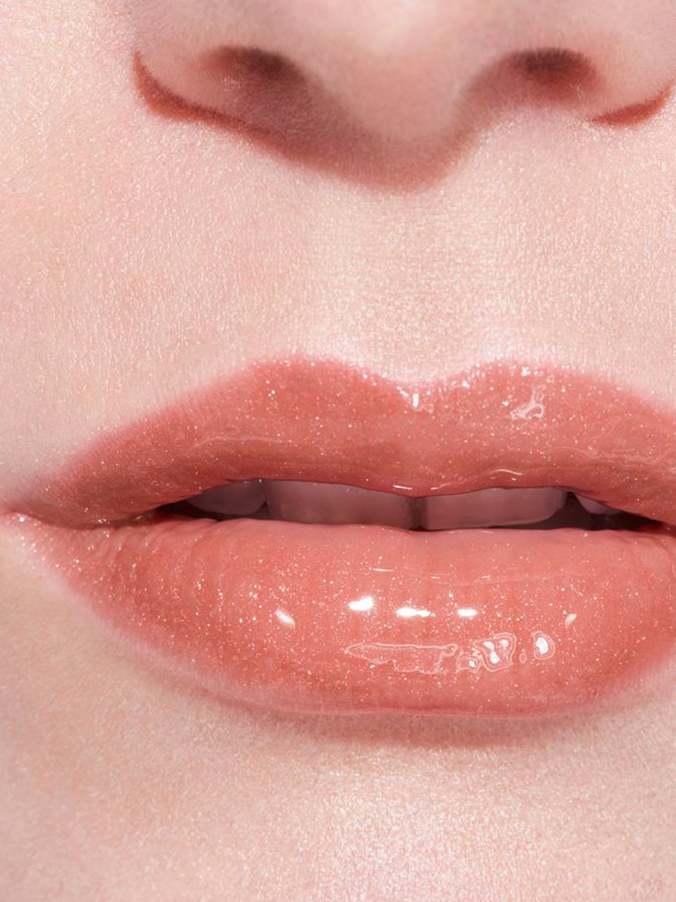 Luminous Hydration Lip Gloss