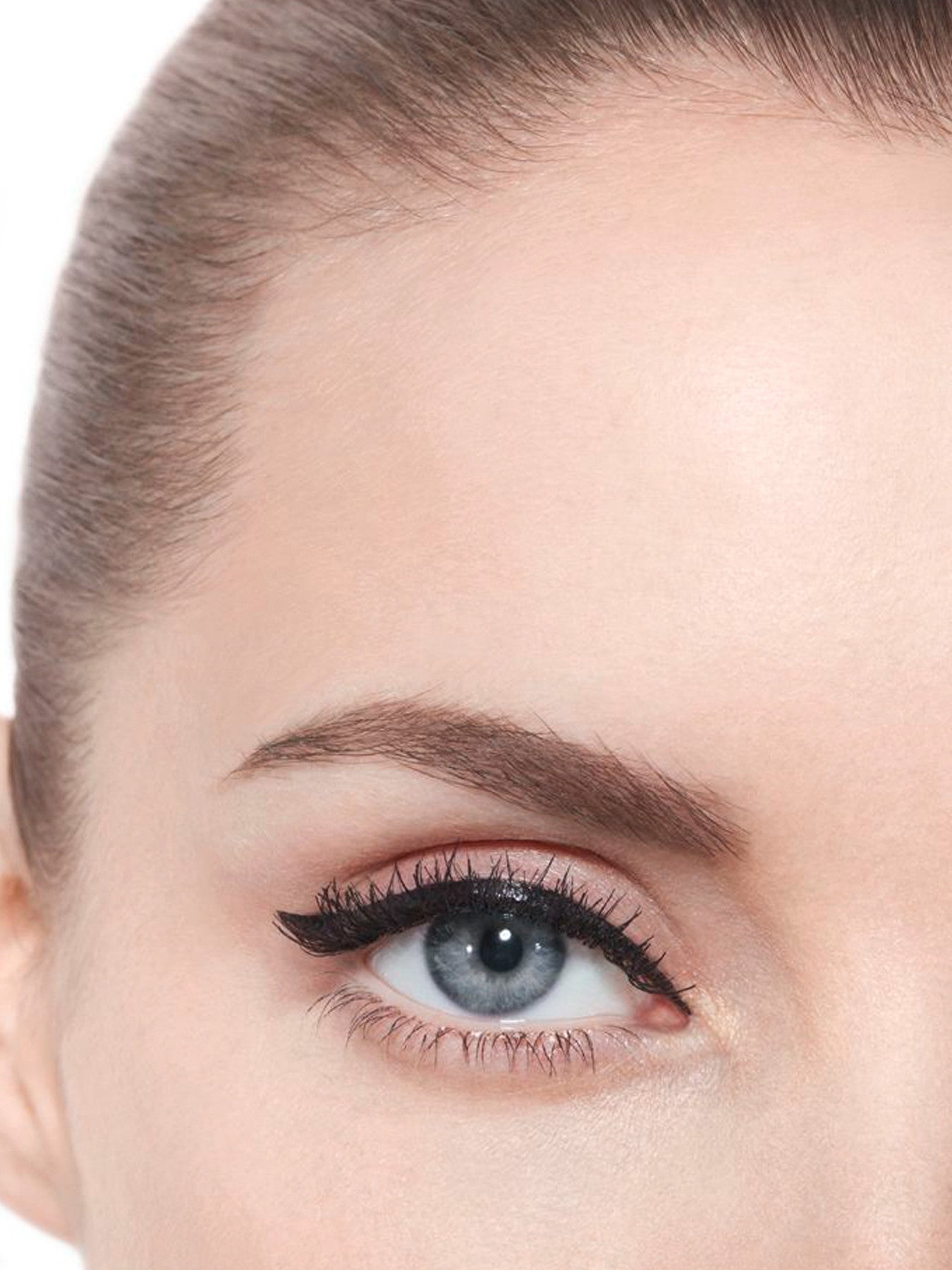 CHANEL Luxe Liquid Eyeliner