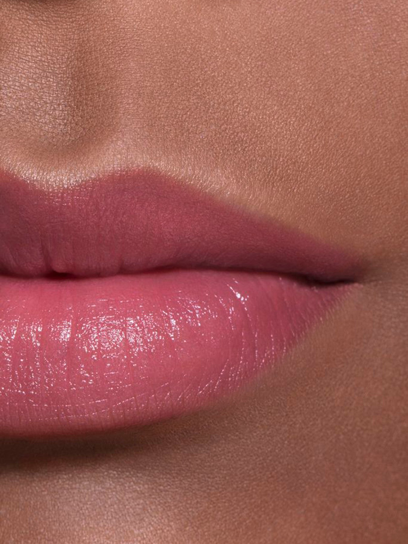 Les Beiges Illuminating Lip Balm