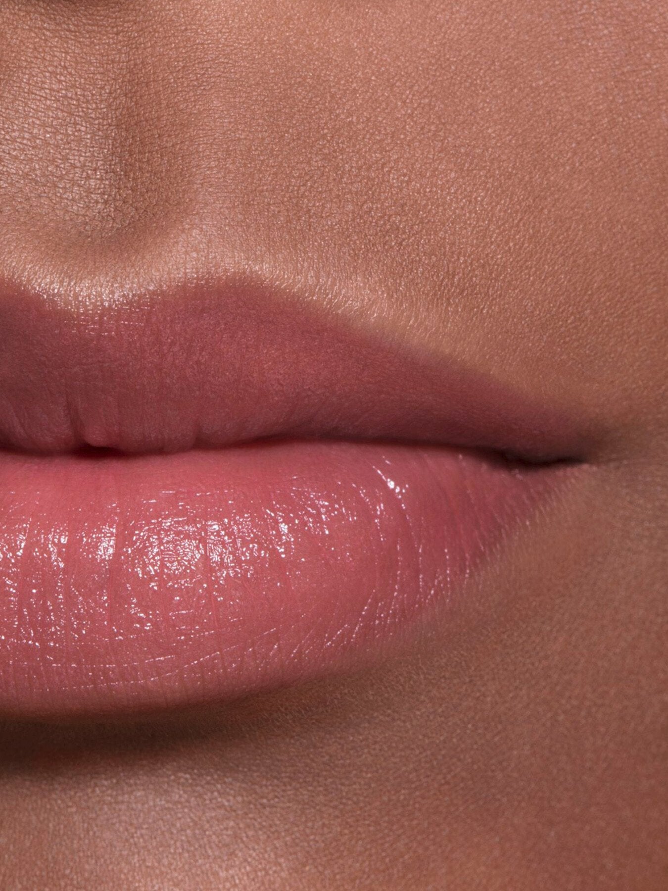 Les Beiges Illuminating Lip Balm