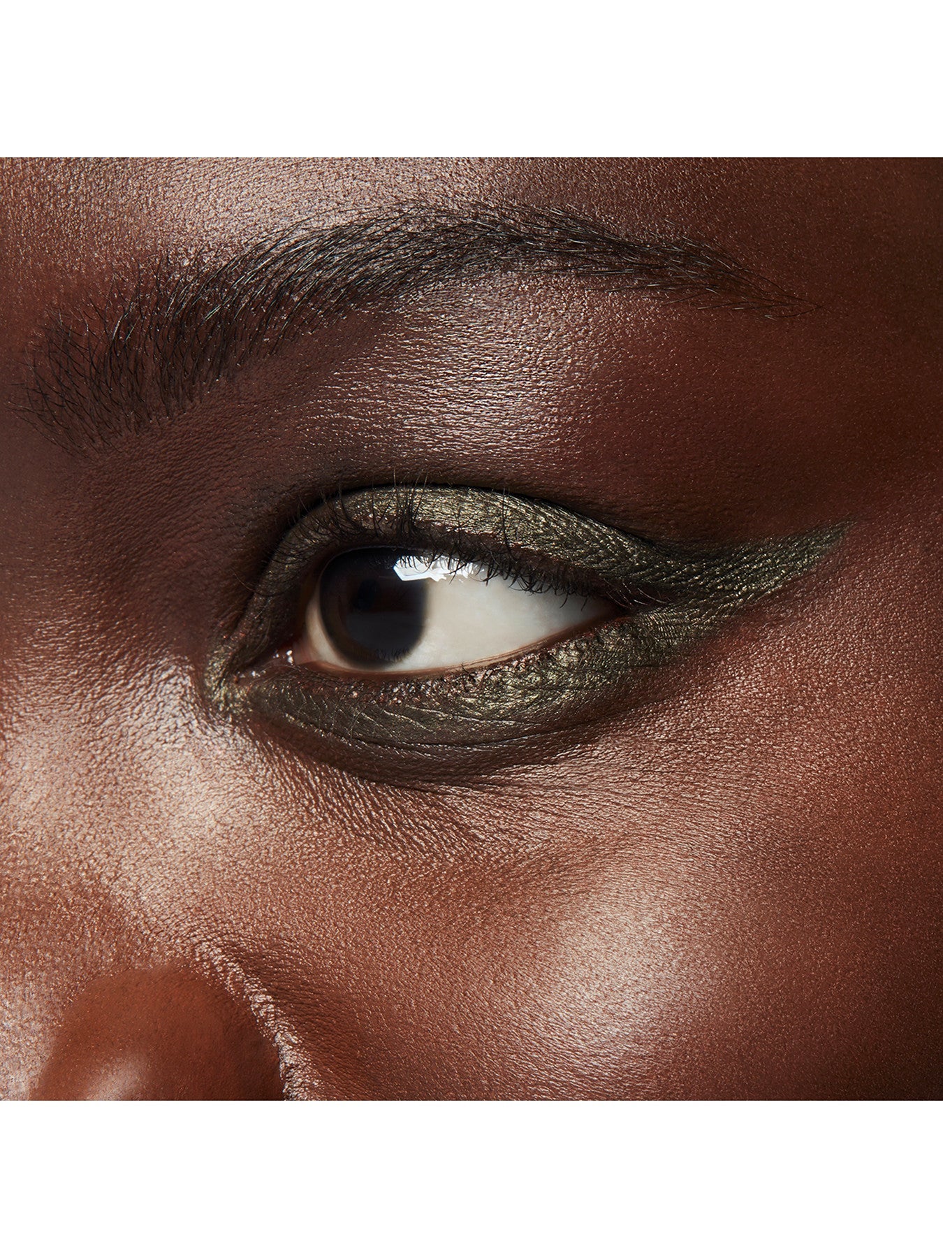 Exquisite Gel Eyeliner: Intense Color Infusion