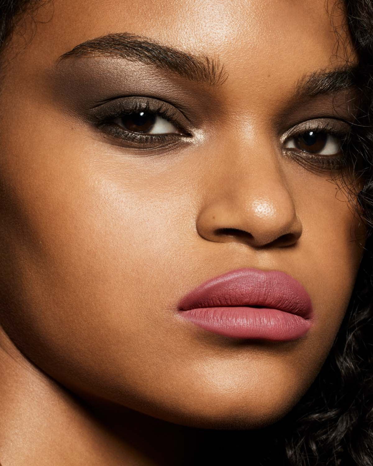 Stunna Lip Elixir: Luxe Longwear Fluid Color by RiRi
