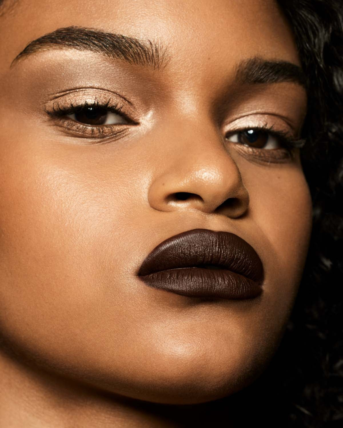 Ilegal Stunna Lip Elixir: Luxe Longwear Fluid Color